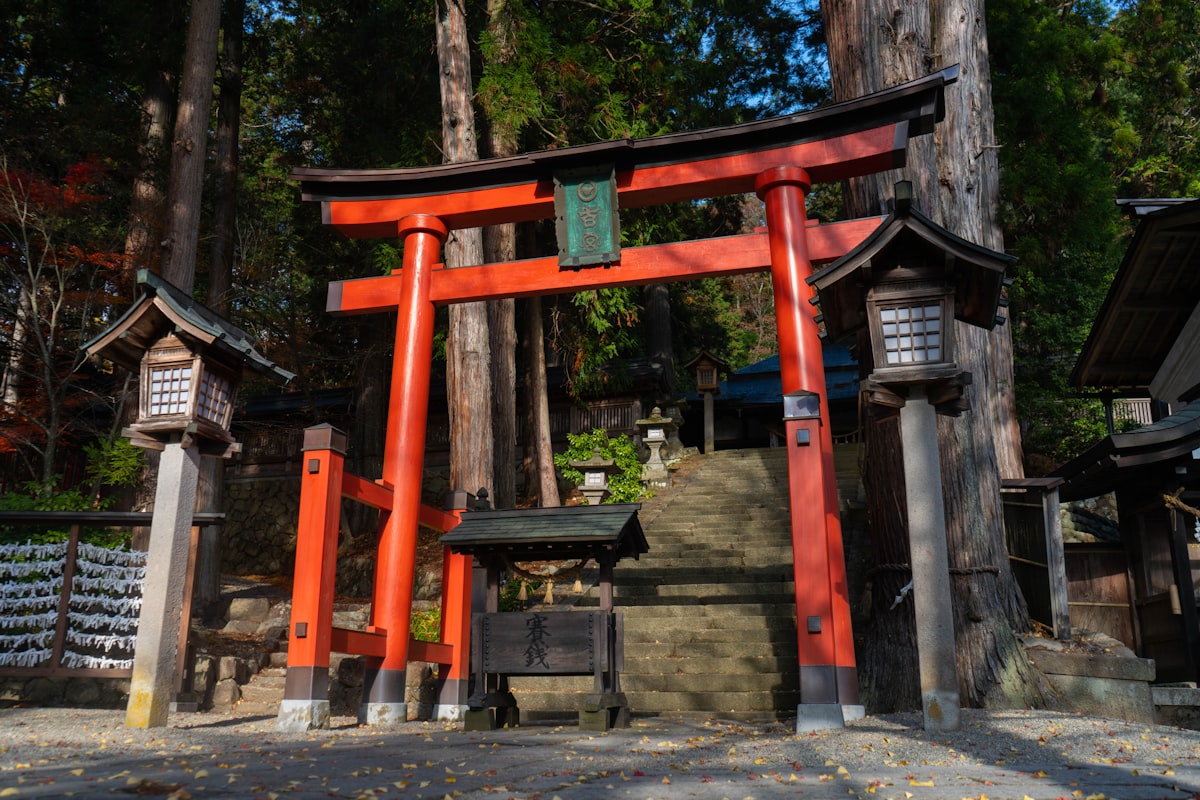 4.神社仏閣の境内で拾ったときの意味