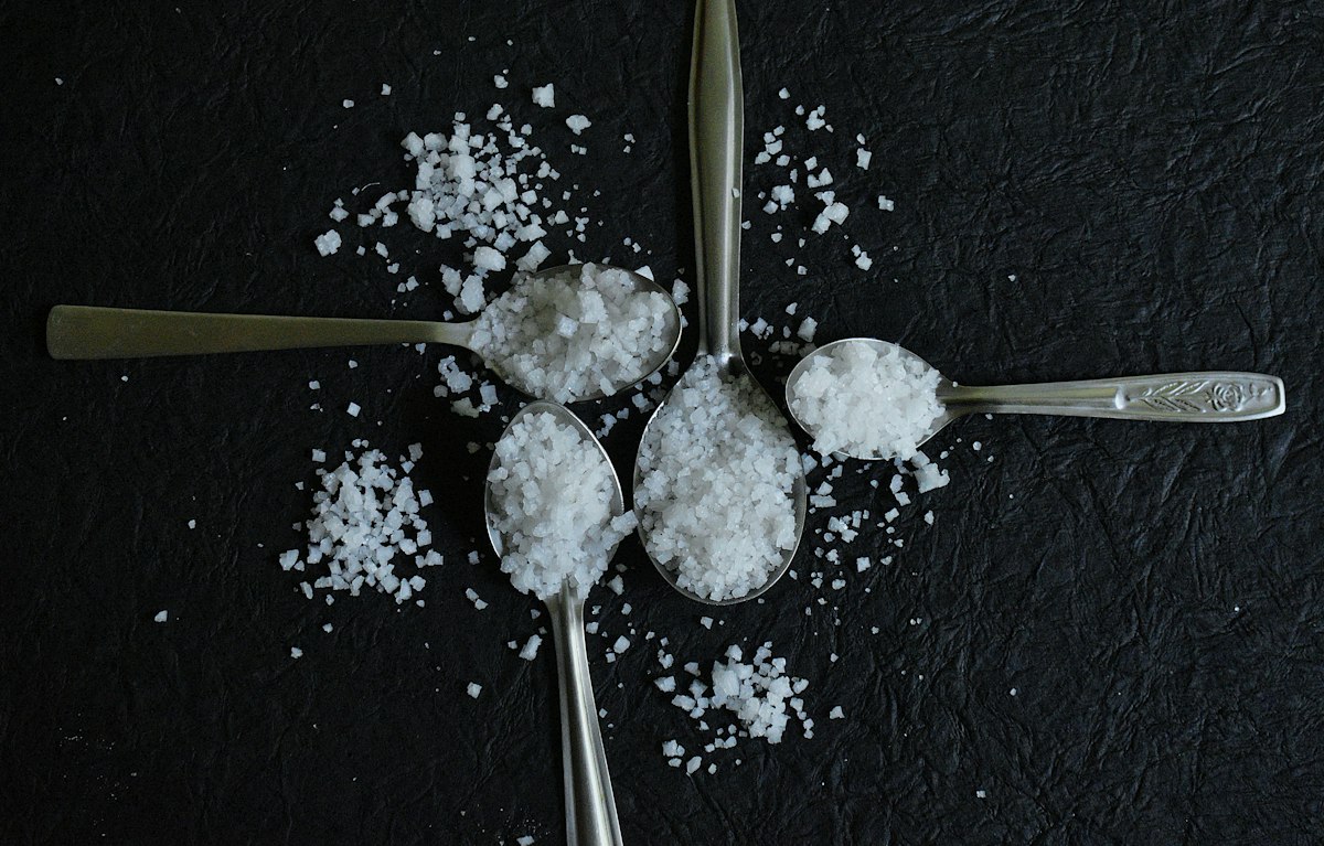 5.自宅でお守りを処分する方法と塩の使いかた
